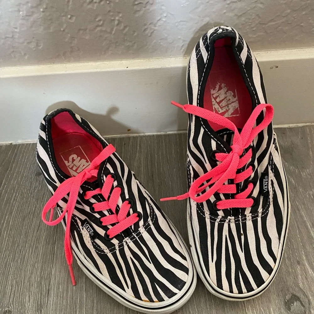 Vans - Picture 1 of 1